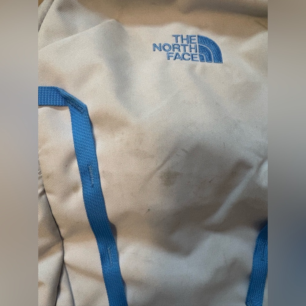 The North Face Vault Classic Backpack - Picture 3 of 13